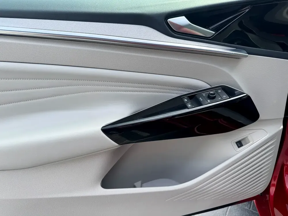 2021  | Volkswagen ID.4 PRO |  Long Range  | Accident Free - Image 10
