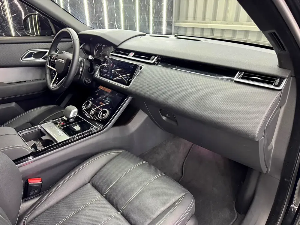 2023 Land Rover Range Rover Velar R-Dynamic S | Original Paint | GCC Specs | Warranty 2028/150k Kms - Image 10