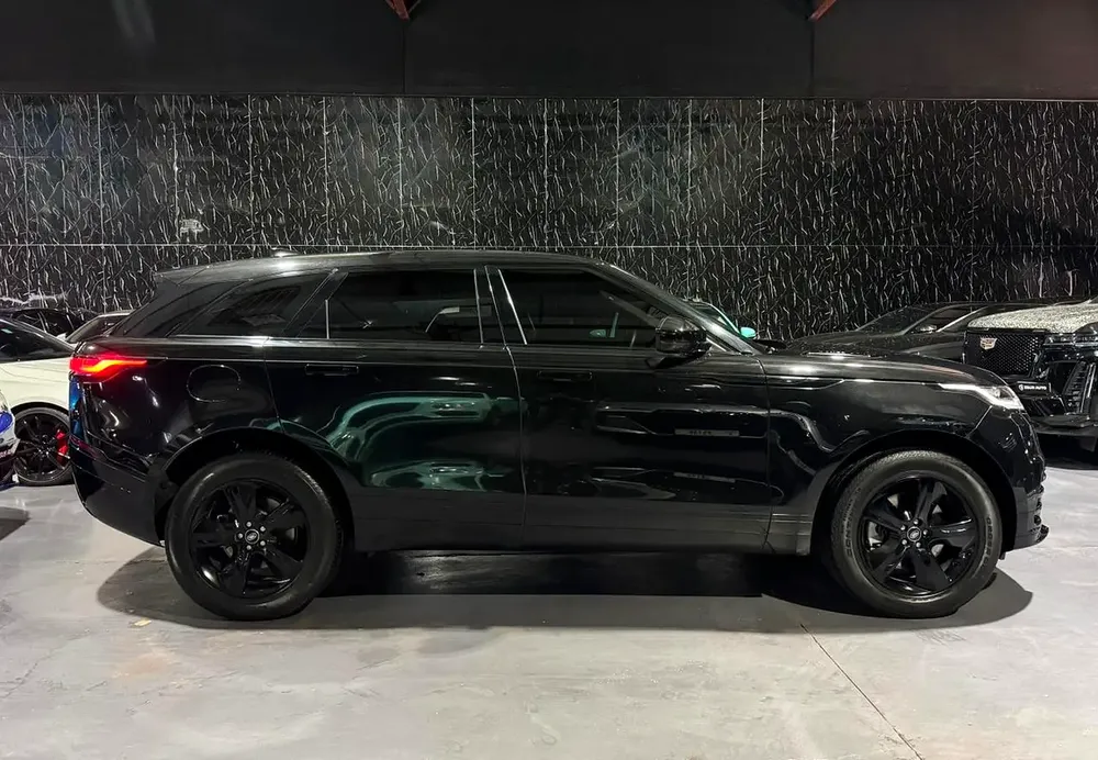 2023 Land Rover Range Rover Velar R-Dynamic S | Original Paint | GCC Specs | Warranty 2028/150k Kms - Image 7