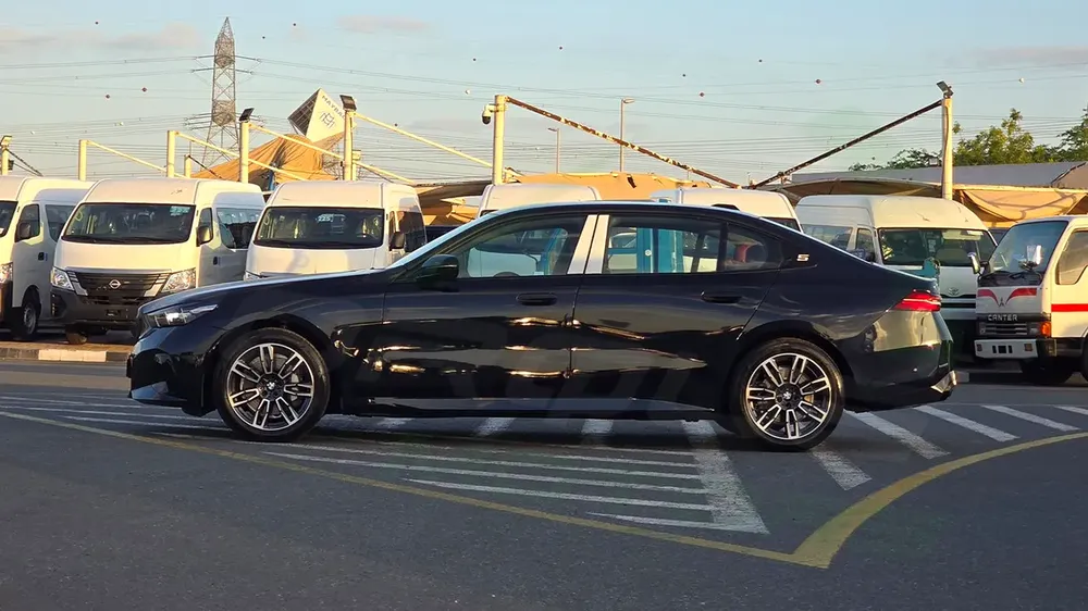( Only For Export )  2026 BMW 530Li M 2.0T RWD BRAND NEW - Image 19