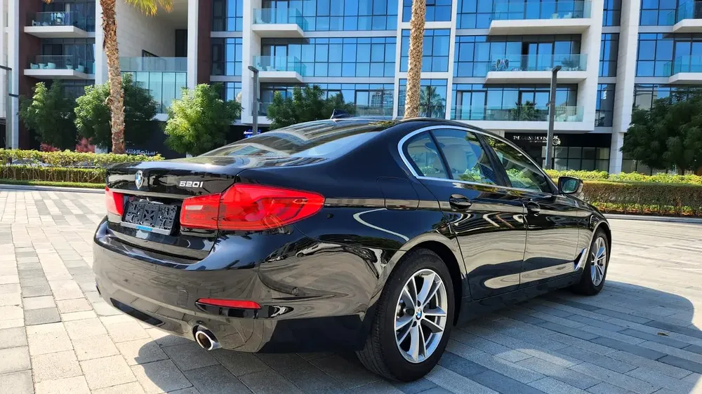 2019 BMW 520 full option || low mileage ||NO ACCIDENT  || FULL AGENCY SERVICE - Image 11