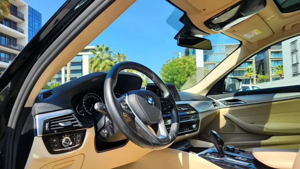 2019 BMW 520 full option || low mileage ||NO ACCIDENT  || FULL AGENCY SERVICE - Image 13