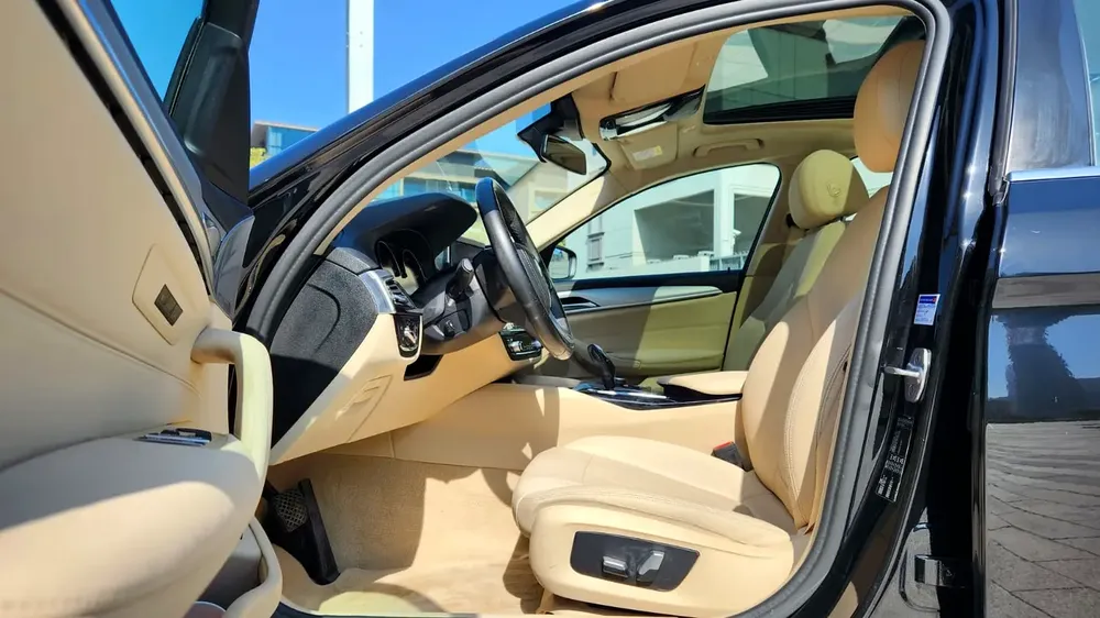 2019 BMW 520 full option || low mileage ||NO ACCIDENT  || FULL AGENCY SERVICE - Image 14