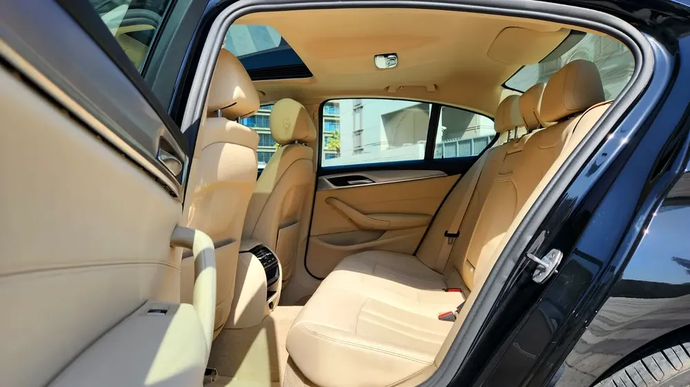 2019 BMW 520 full option || low mileage ||NO ACCIDENT  || FULL AGENCY SERVICE - Image 15