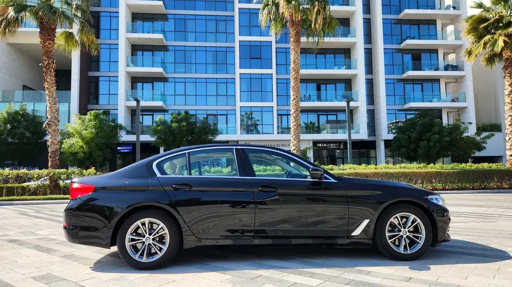2019 BMW 520 full option || low mileage ||NO ACCIDENT  || FULL AGENCY SERVICE - Image 4