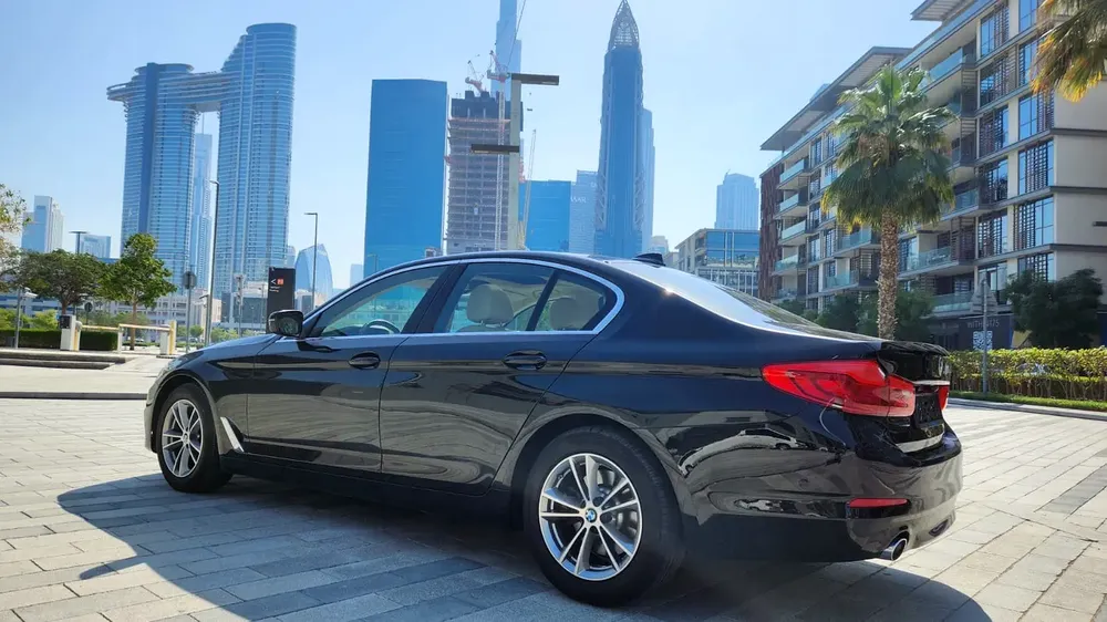 2019 BMW 520 full option || low mileage ||NO ACCIDENT  || FULL AGENCY SERVICE - Image 5