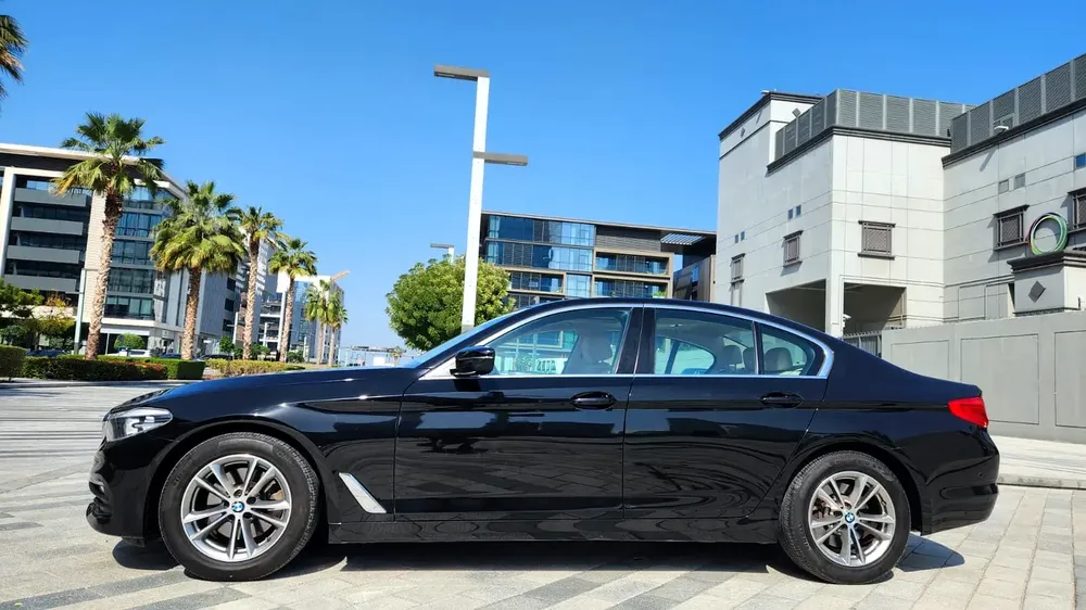 2019 BMW 520 full option || low mileage ||NO ACCIDENT  || FULL AGENCY SERVICE - Image 9