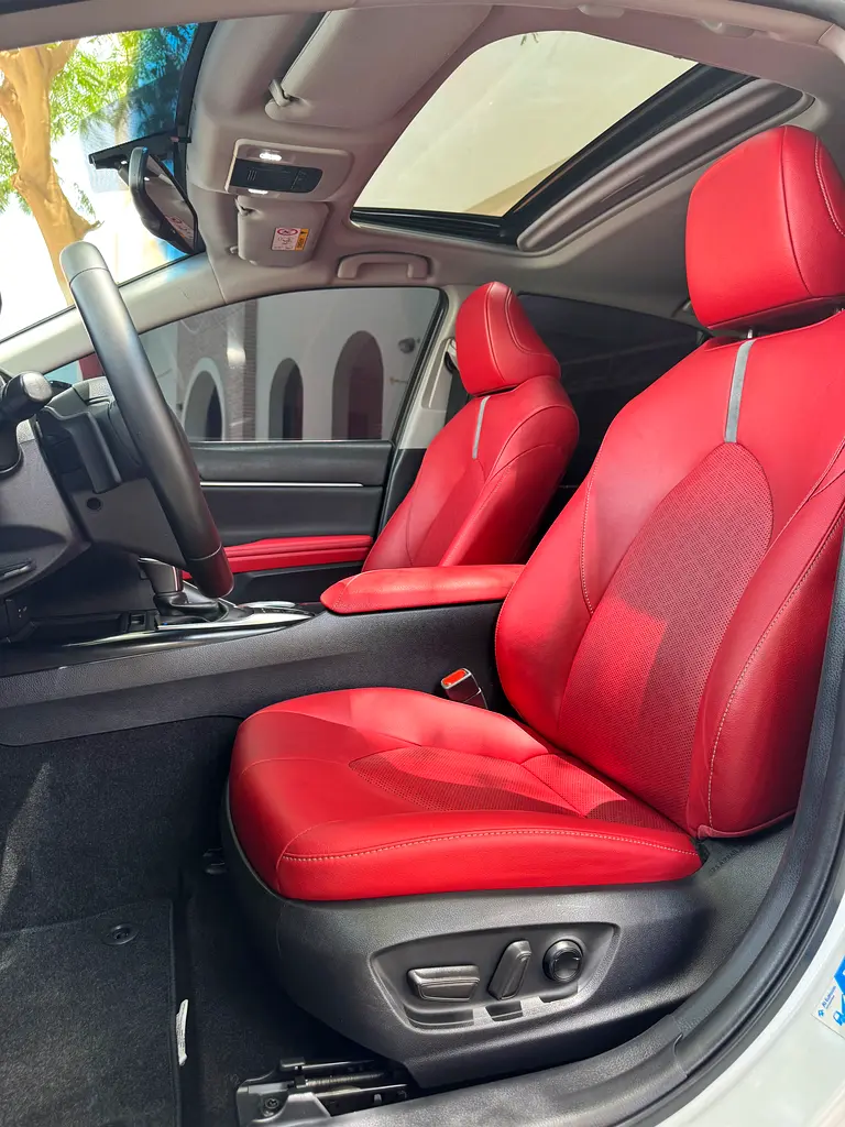 2020 Toyota Camry Sport Grande 3.5L V6 GCC Low Mileage Full Service History - Image 7
