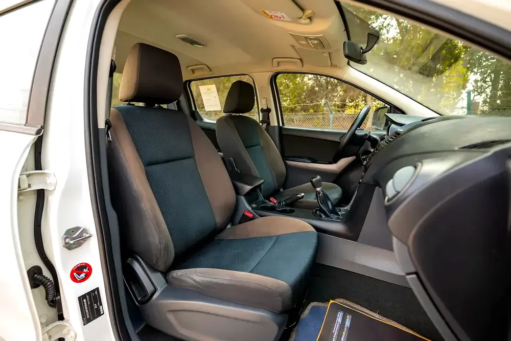 Mazda BT-50 | Double Cabin 4X2 | Manual | GCC Specs | Ref#M72436 - Image 10
