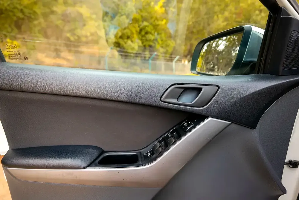 Mazda BT-50 | Double Cabin 4X2 | Manual | GCC Specs | Ref#M72436 - Image 17
