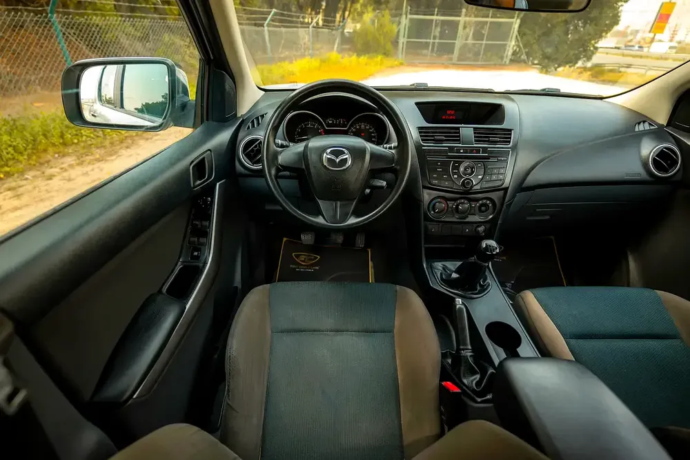 Mazda BT-50 | Double Cabin 4X2 | Manual | GCC Specs | Ref#M72436 - Image 8