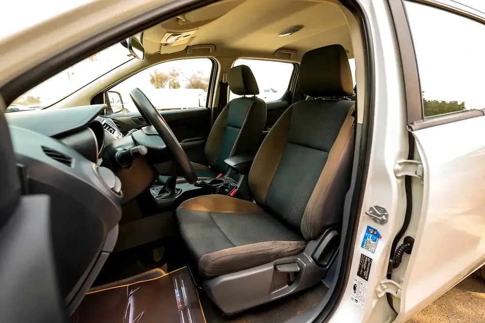 Mazda BT-50 | Double Cabin 4X2 | Manual | GCC Specs | Ref#M72436 - Image 9