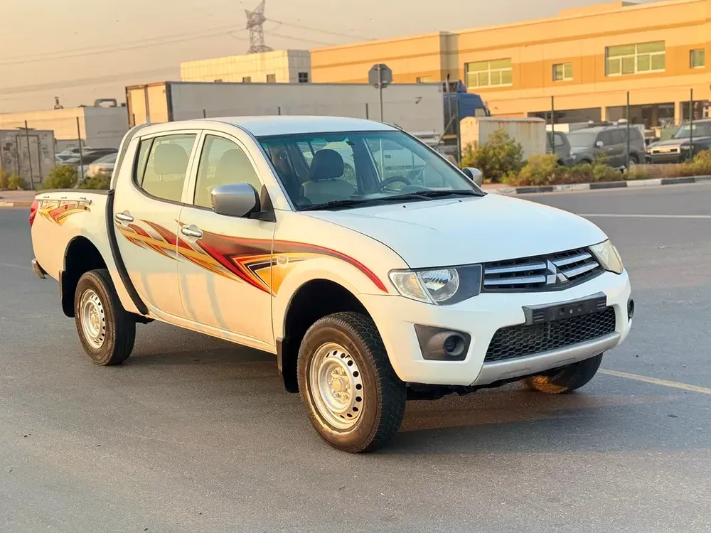 Double cabin pickup + Diesel engine + GCC + 44 - Image 11