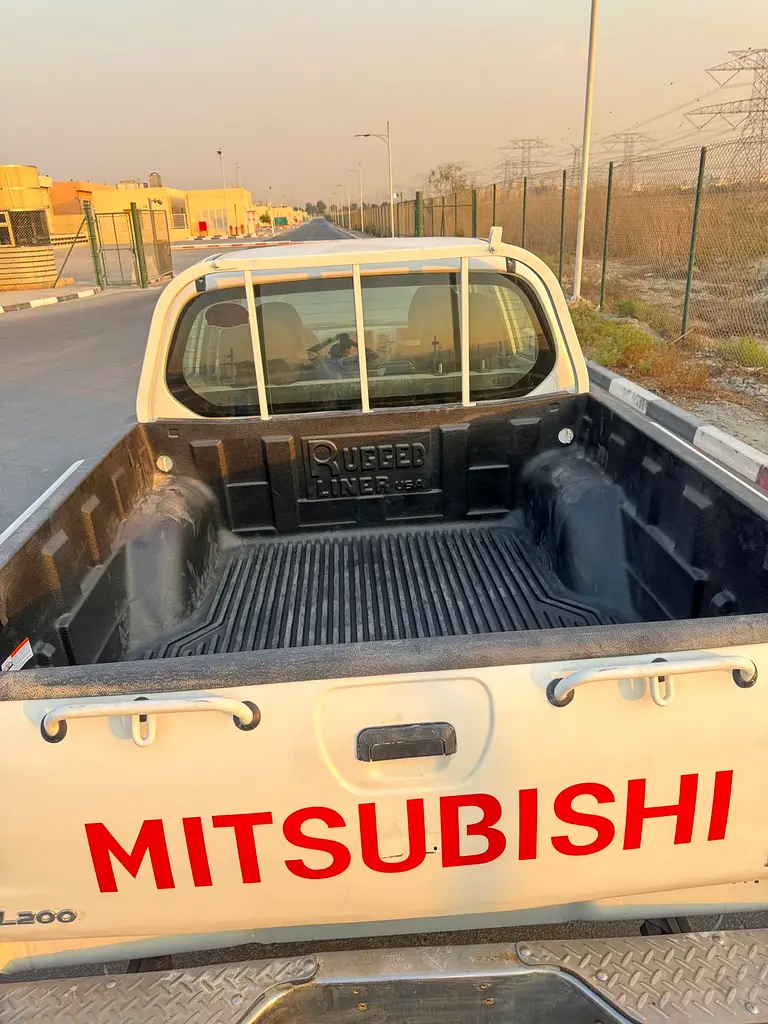 Double cabin pickup + Diesel engine + GCC + 44 - Image 5