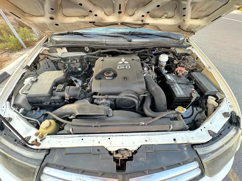 Double cabin pickup + Diesel engine + GCC + 44 - Image 7