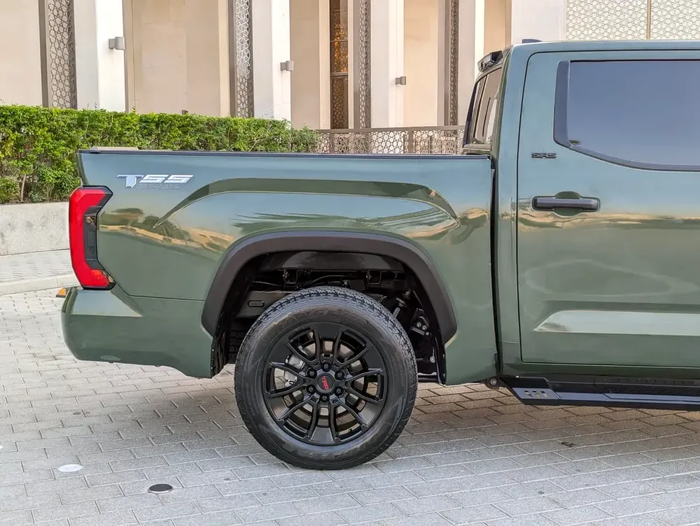 TOYOTA TUNDRA 2023 CREWMAX SR5 IN EXCELLENT CONDITION - Image 12