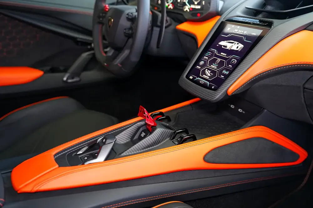 2 YEARS SERVICE CONTRACT | INTERIOR CARBON MATT | EXTERIOR CARBON | ARANCIO APODIS INTERIOR - Image 13