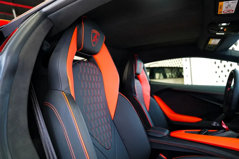 2 YEARS SERVICE CONTRACT | INTERIOR CARBON MATT | EXTERIOR CARBON | ARANCIO APODIS INTERIOR - Image 15
