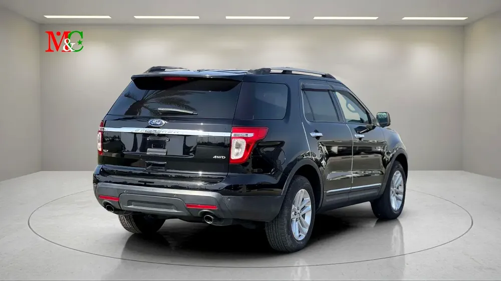 FORD EXPLORER XLT - 2012 - CLEAN CAR FRESH JAPAN IMPORT - Image 6