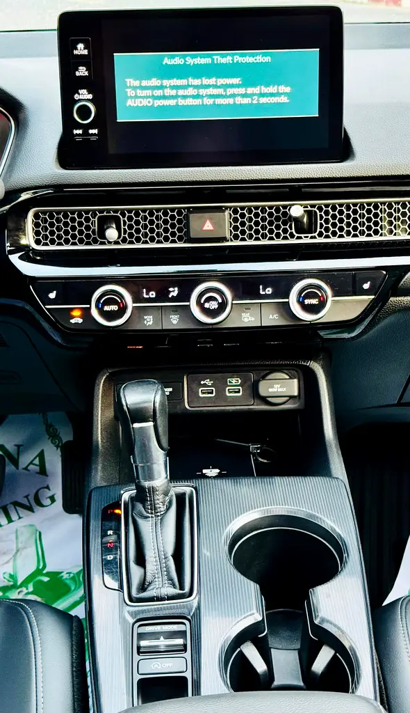 Honda Civic Touring 2022 American Specs - Image 11