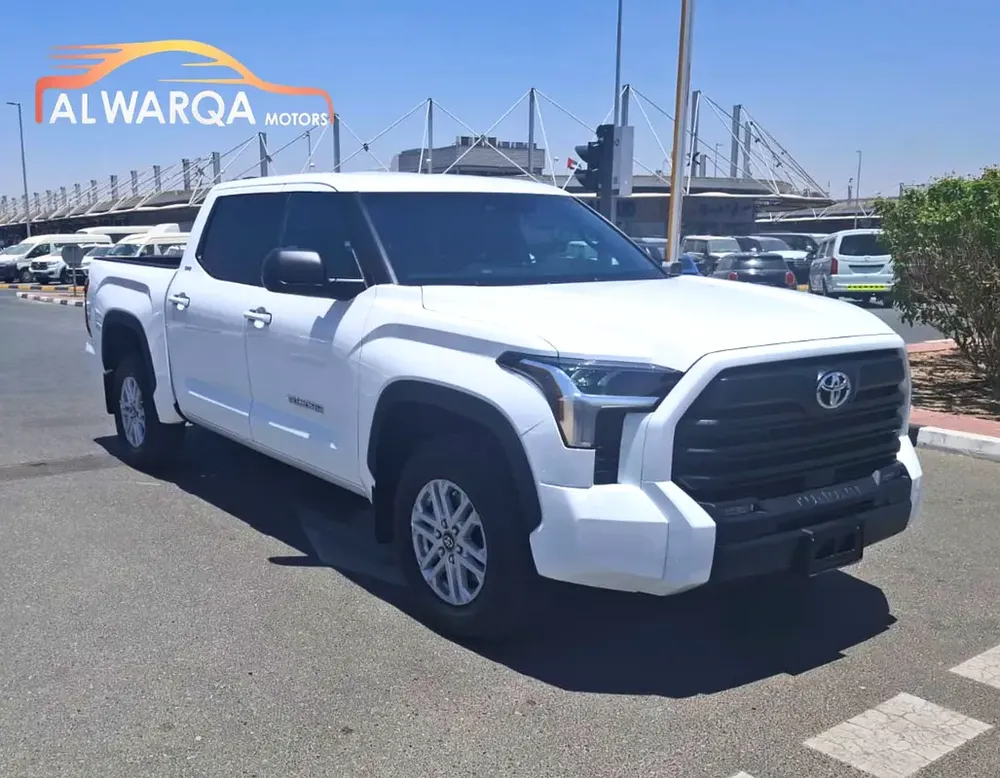 2026 Toyota Tundra Crewmax SR5 - Canadian Specs - Brand New! - Image 4