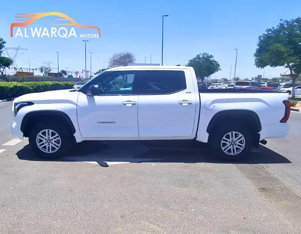 2026 Toyota Tundra Crewmax SR5 - Canadian Specs - Brand New! - Image 7