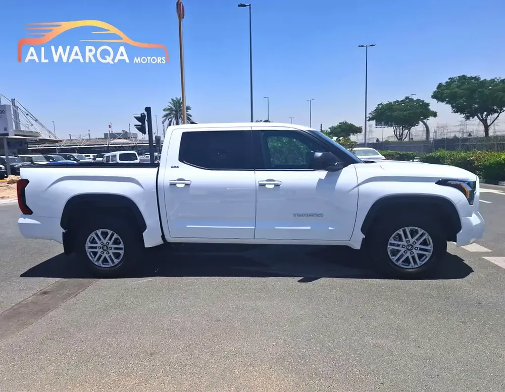 2026 Toyota Tundra Crewmax SR5 - Canadian Specs - Brand New! - Image 8