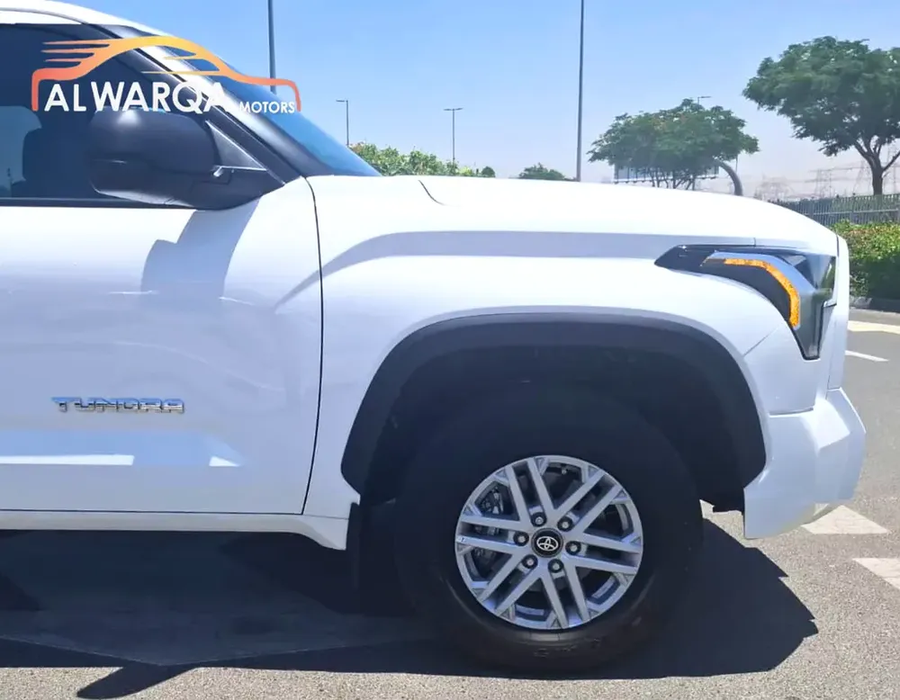 2026 Toyota Tundra Crewmax SR5 - Canadian Specs - Brand New! - Image 9