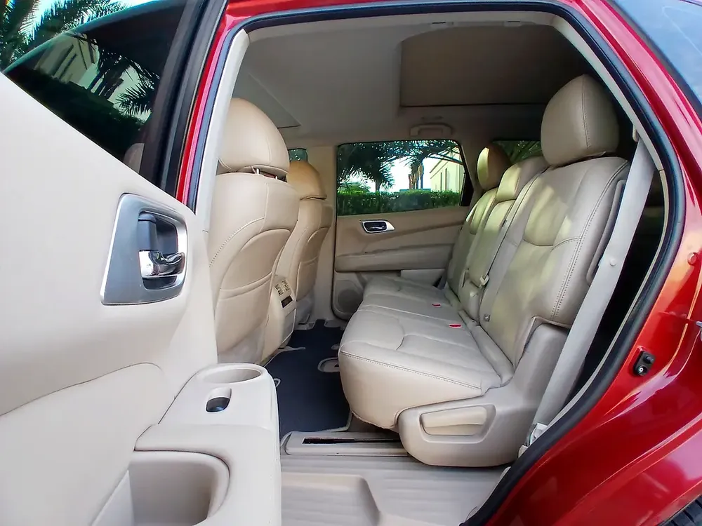 Nissan Pathfinder SV 2015 - GCC Specs - Well Maintained - Image 11