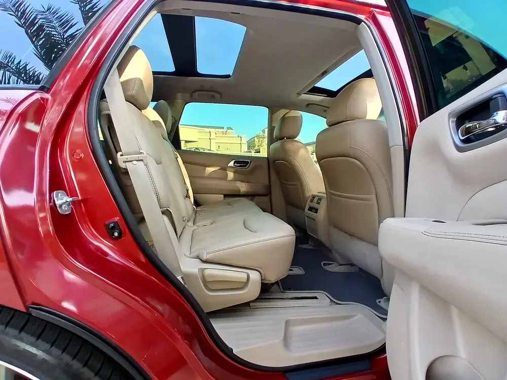 Nissan Pathfinder SV 2015 - GCC Specs - Well Maintained - Image 12