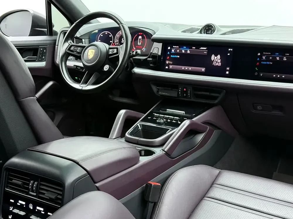 2024 Porsche Cayenne S Coupe, 2026 Porsche Warranty, Full Porsche Service History, GCC - Image 11