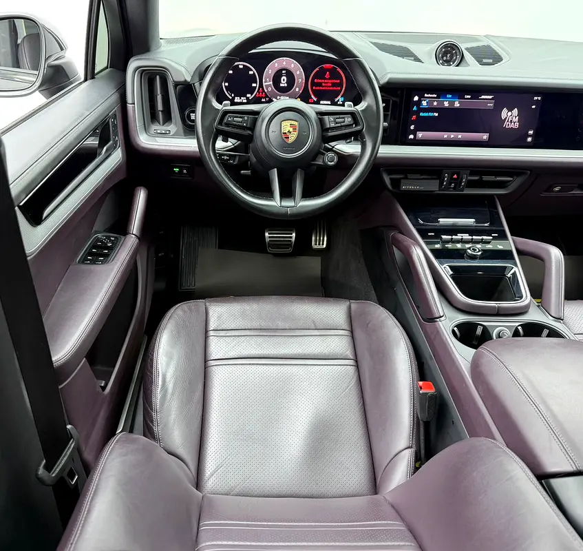 2024 Porsche Cayenne S Coupe, 2026 Porsche Warranty, Full Porsche Service History, GCC - Image 14