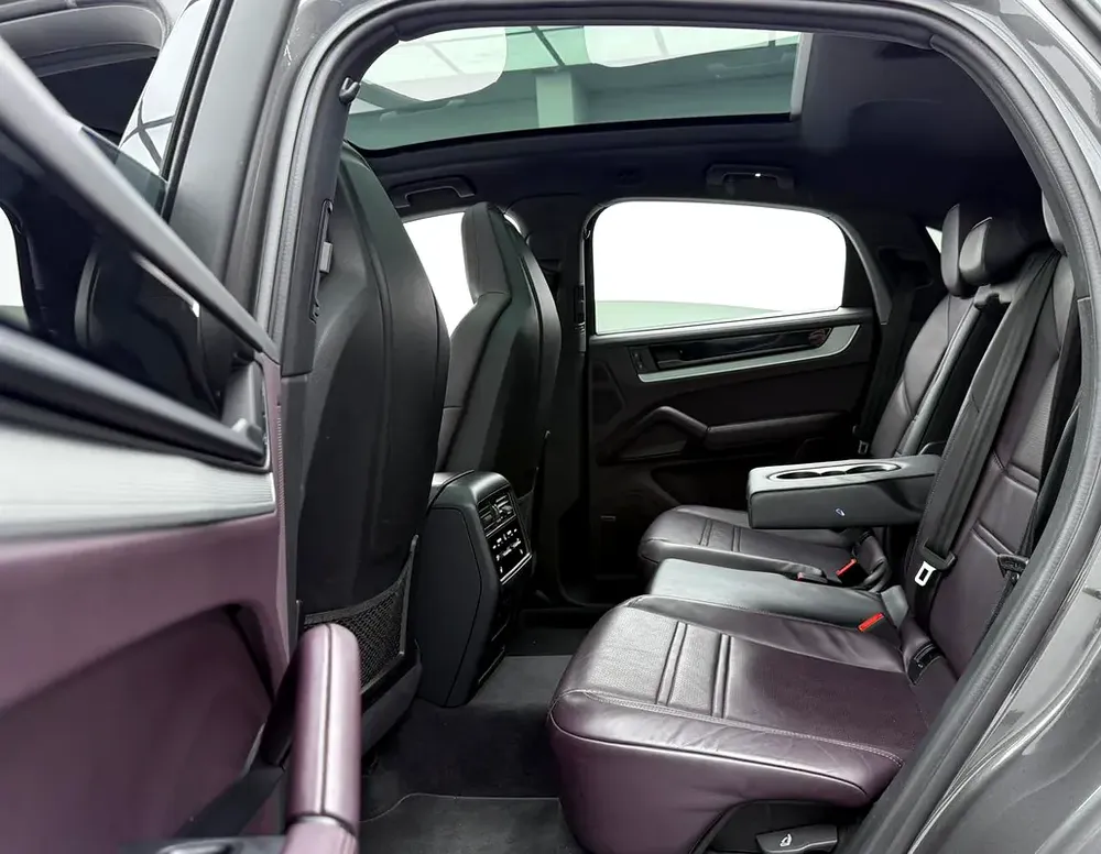 2024 Porsche Cayenne S Coupe, 2026 Porsche Warranty, Full Porsche Service History, GCC - Image 17