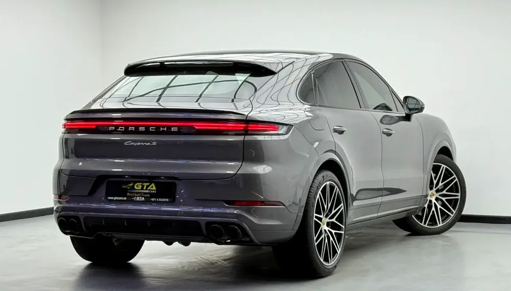 2024 Porsche Cayenne S Coupe, 2026 Porsche Warranty, Full Porsche Service History, GCC - Image 4