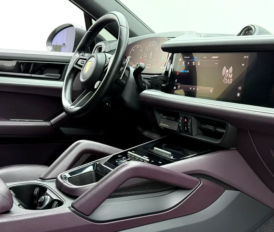 2024 Porsche Cayenne S Coupe, 2026 Porsche Warranty, Full Porsche Service History, GCC - Image 7