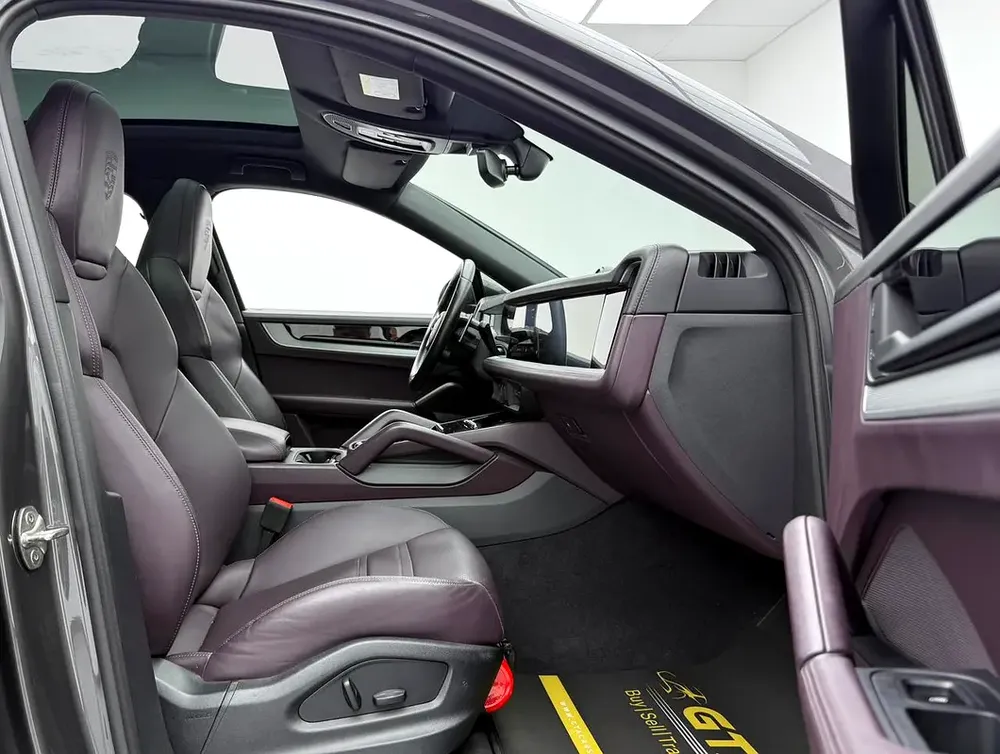 2024 Porsche Cayenne S Coupe, 2026 Porsche Warranty, Full Porsche Service History, GCC - Image 9