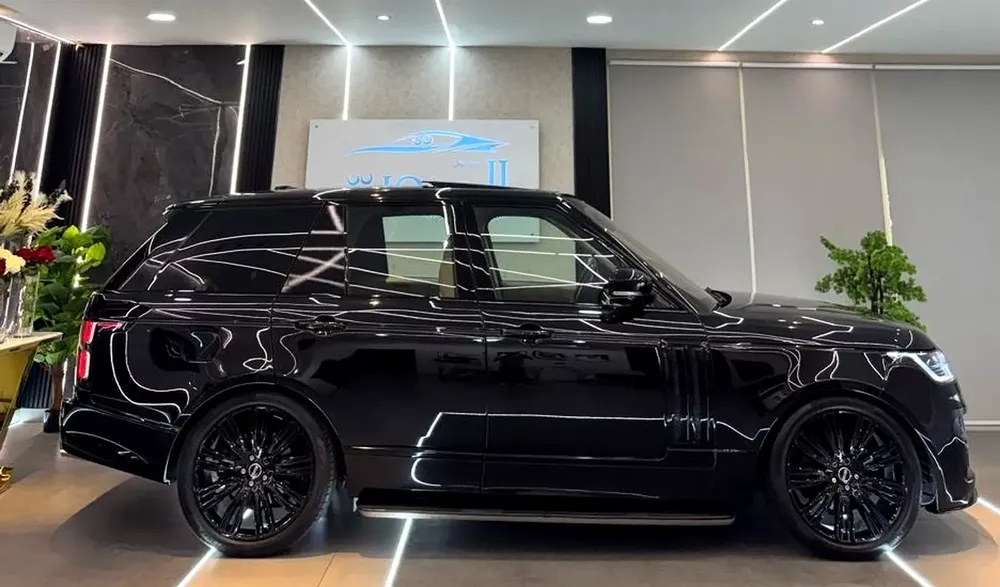 SUPERCHARGED RR VOGUE V8 || 2020 FACELIFT || GCC || FULLY LOADED || SCREENS || NEW CONDITION - Image 11