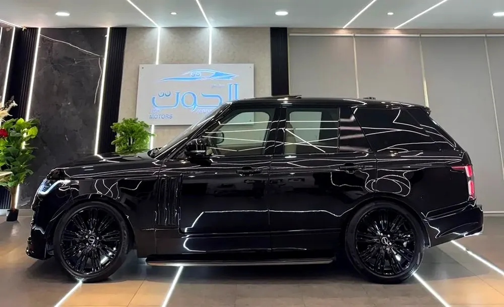 SUPERCHARGED RR VOGUE V8 || 2020 FACELIFT || GCC || FULLY LOADED || SCREENS || NEW CONDITION - Image 12