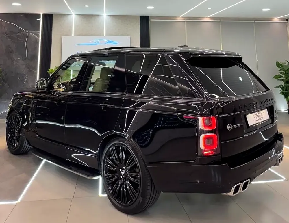 SUPERCHARGED RR VOGUE V8 || 2020 FACELIFT || GCC || FULLY LOADED || SCREENS || NEW CONDITION - Image 4