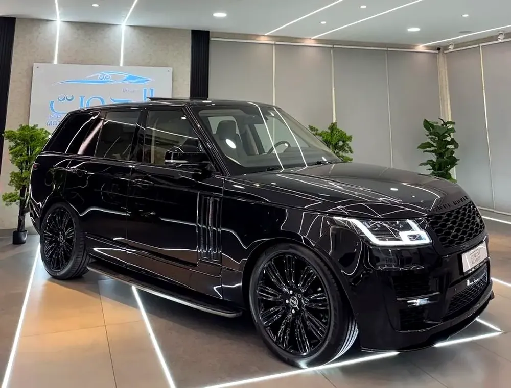 SUPERCHARGED RR VOGUE V8 || 2020 FACELIFT || GCC || FULLY LOADED || SCREENS || NEW CONDITION - Image 9