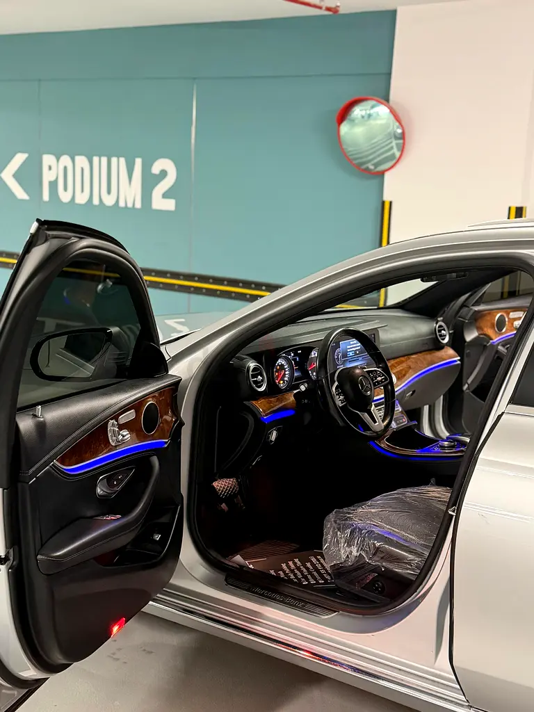 2019 Mercedes-Benz E-Class E 300 4MATIC - Image 6