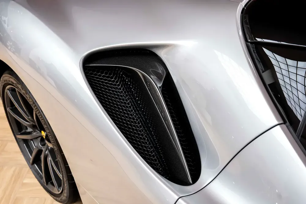 GCC SPECS | LOW MILEAGE 6,180 KM | ACCIDENT-FREE | SERVICE TILL 2028 | FULL OPTIONS | - Image 8