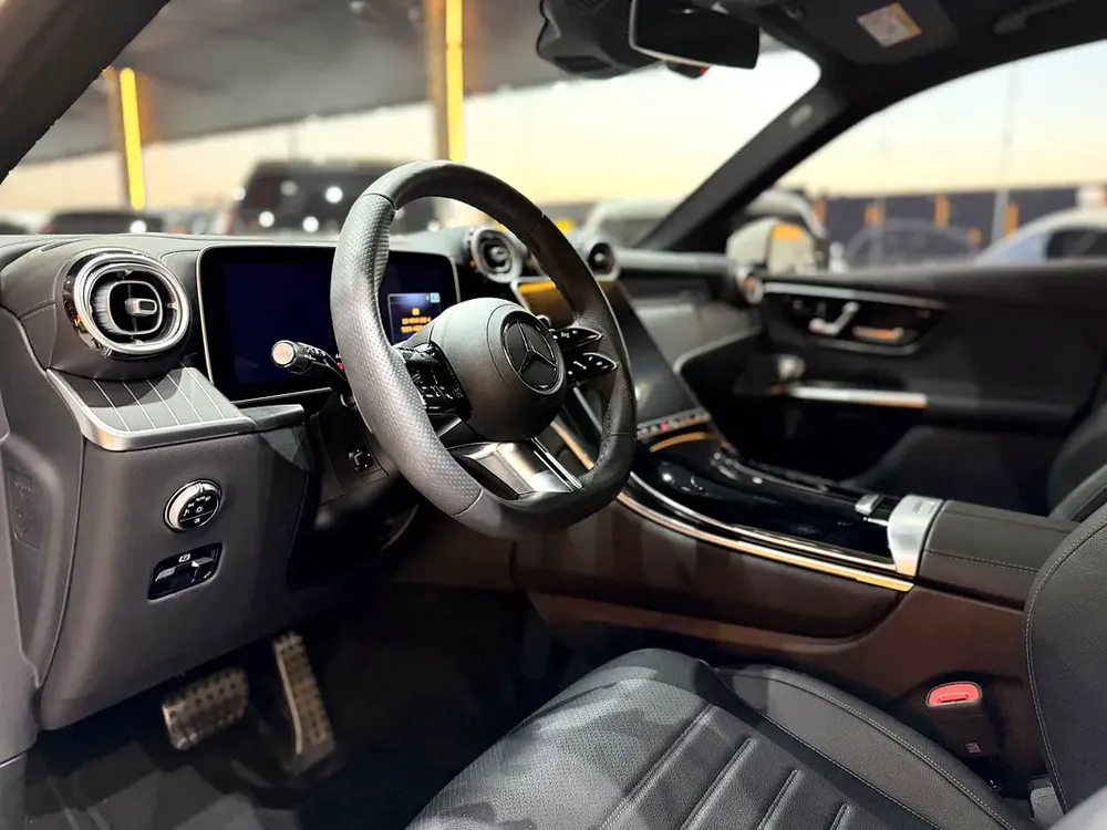 Mercedes-Benz GLC 300 4MATIC 2023 | Korean Specs | No paint jobs | No accident - Image 15
