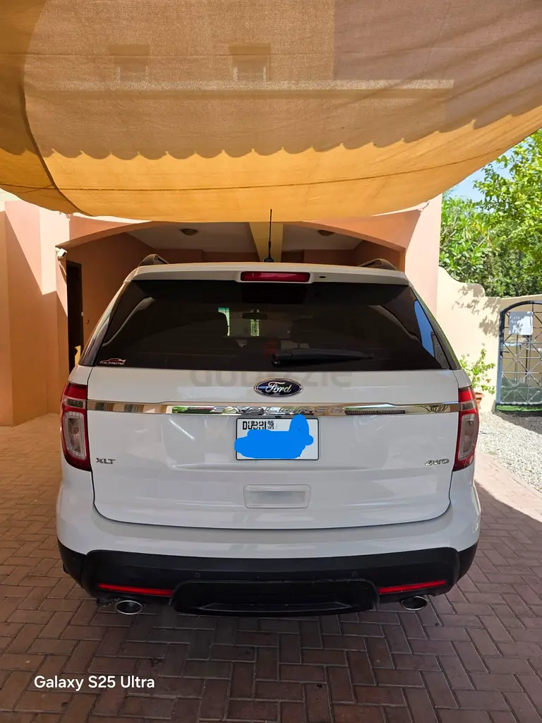 Ford Explorer XLT 2015 GCC Specs - It has low KM and Well Maintained - Image 4
