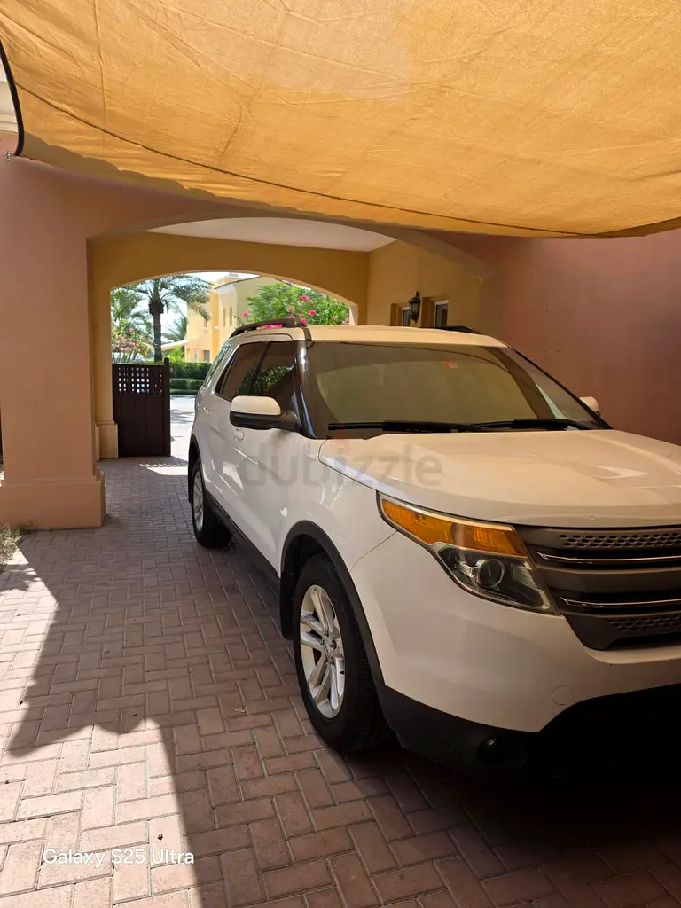 Ford Explorer XLT 2015 GCC Specs - It has low KM and Well Maintained - Image 9