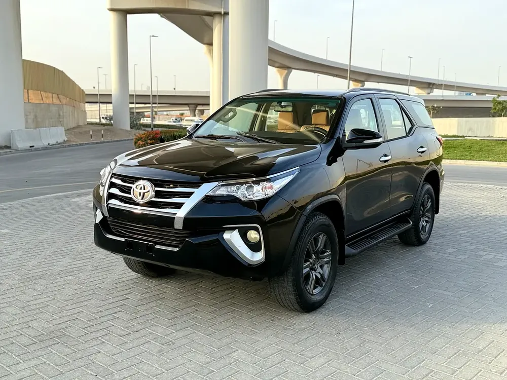 Toyota Fortuner EXR 2017 - GCC Specs - - Image 4