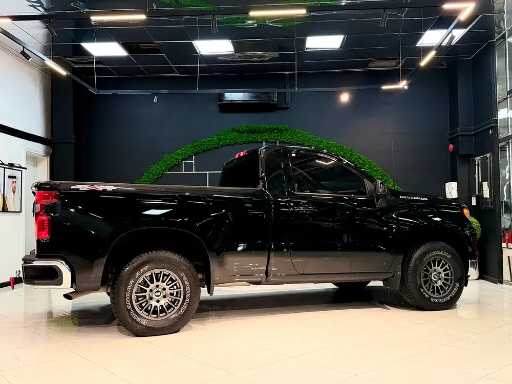 2024 Chevrolet Silverado LT - GCC Specs - Image 11