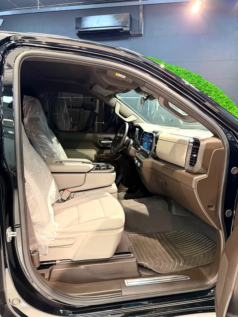2024 Chevrolet Silverado LT - GCC Specs - Image 12