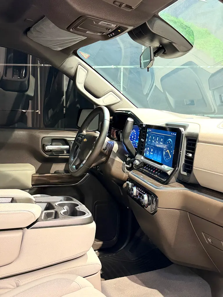 2024 Chevrolet Silverado LT - GCC Specs - Image 13