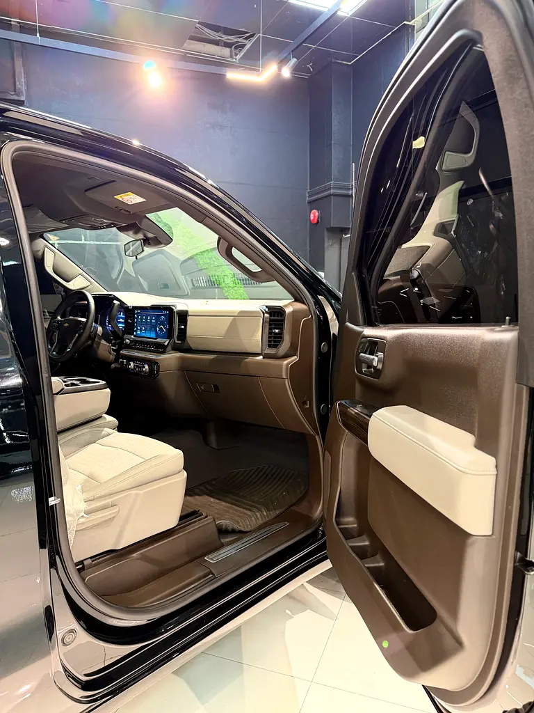 2024 Chevrolet Silverado LT - GCC Specs - Image 15